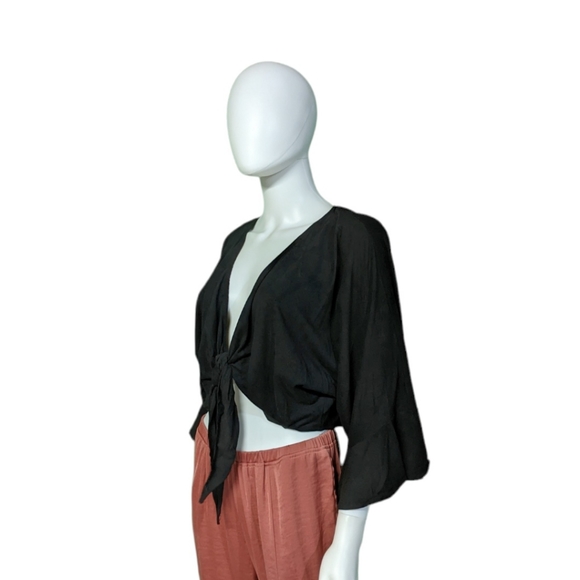 Olivaceous Crop  Knot-Front Crop Top Black L - Picture 6 of 11